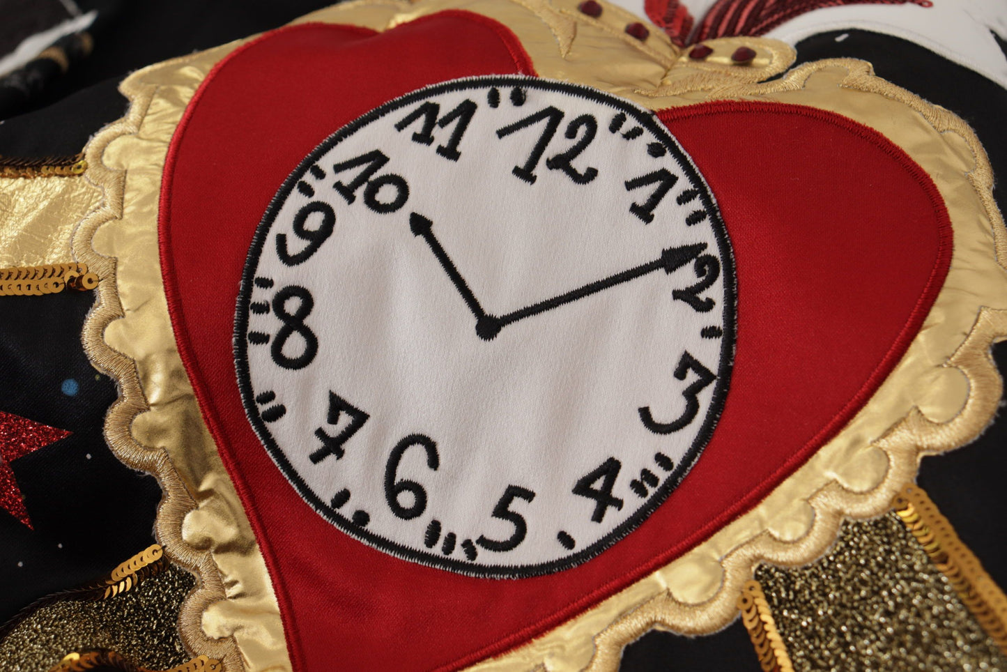 تنورة بيانو مطرزة بالترتر من Black Love Clock