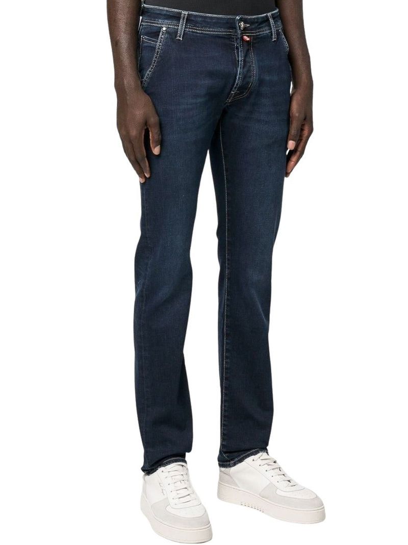 Elegant blå denim med ruskindsdetaljer