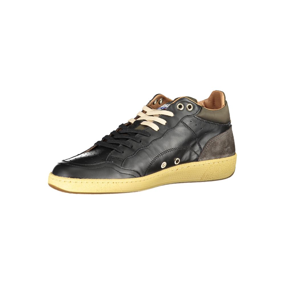 Elegante sorte snøresneakers med kontrastdetaljer
