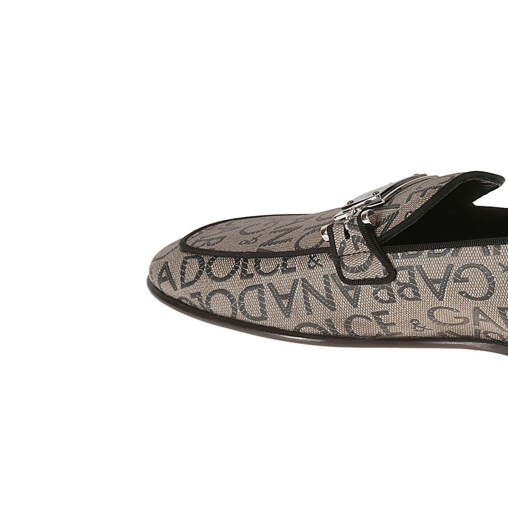 أحذية جاكار