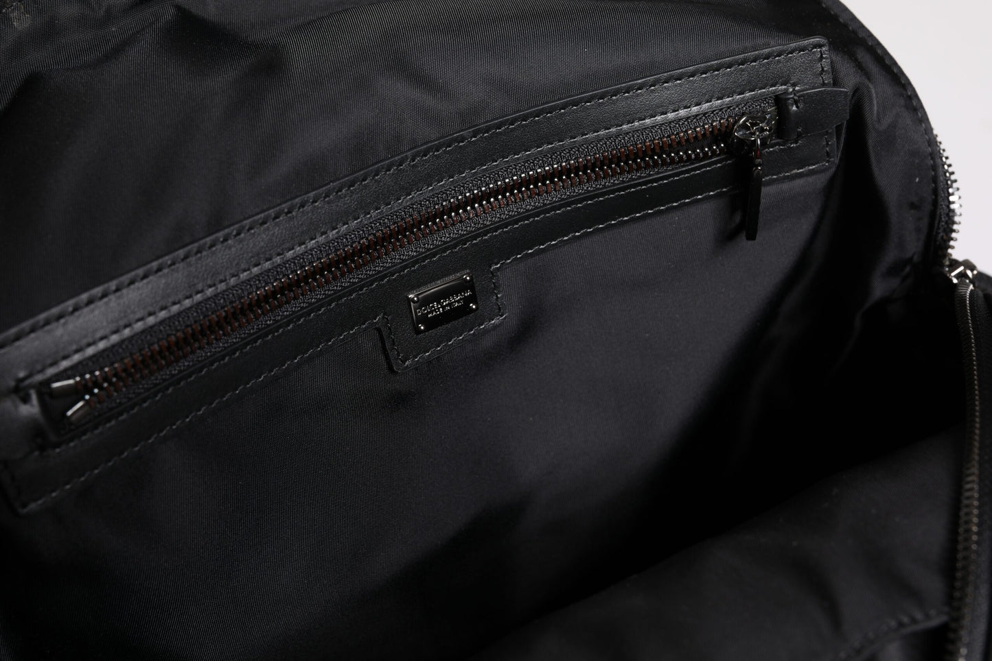 حقيبة ظهر رجالية بطبعة جلد الفهد متعددة الألوان ولوحة شعار DG