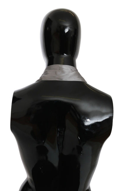 وشاح حريري فضي معدني ملفوف حول الرقبة