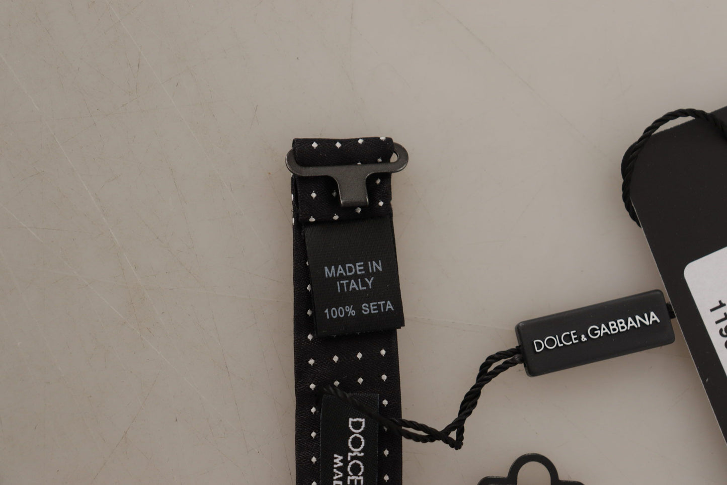 ربطة عنق بابيلون قابلة للتعديل بنقاط سوداء وبيضاء