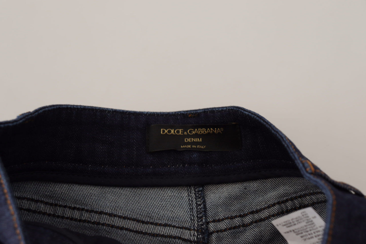 شورت جينز أزرق مطاطي من الكريستال