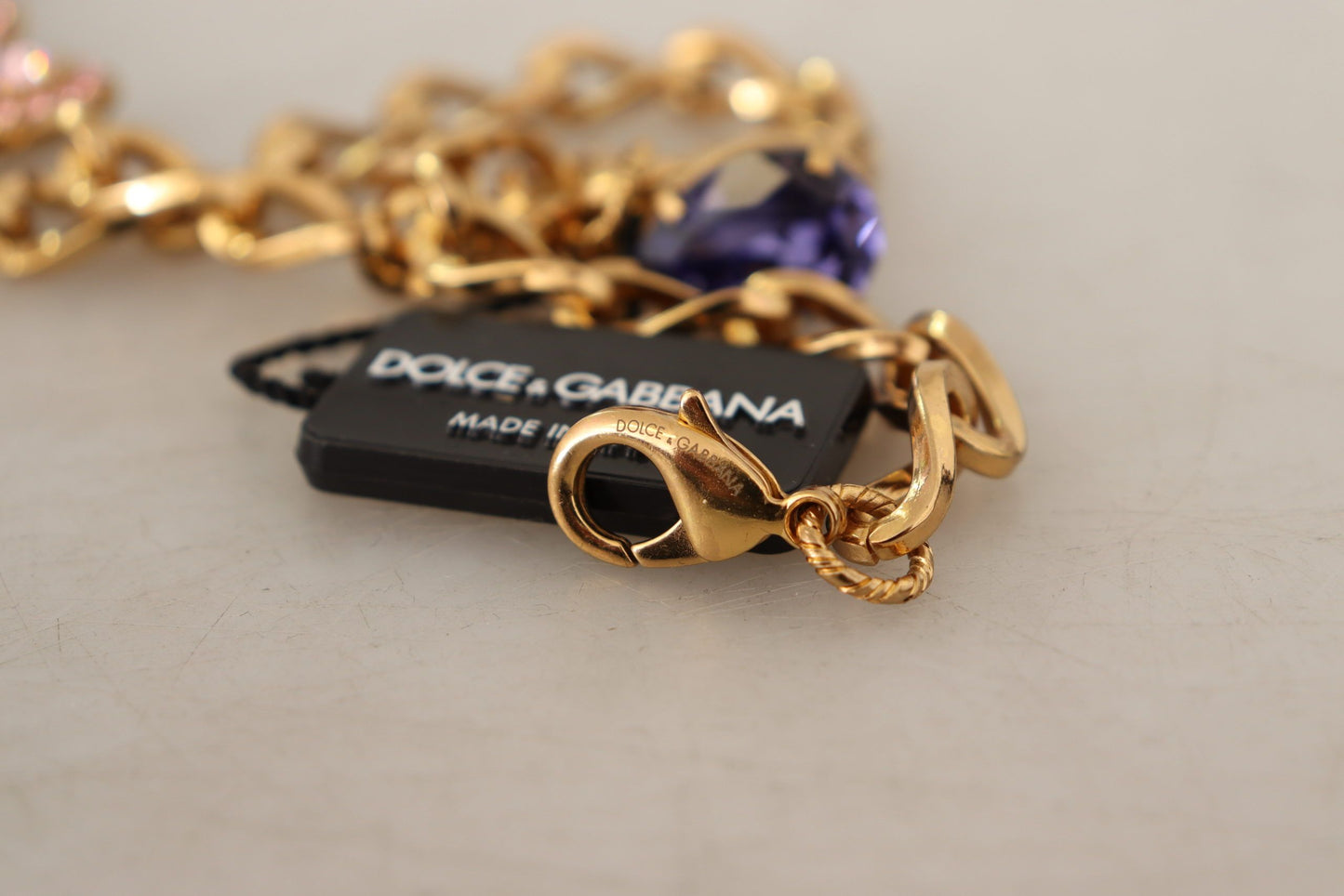 قلادة من الذهب والنحاس والكريستال واللؤلؤ الوردي الأرجواني