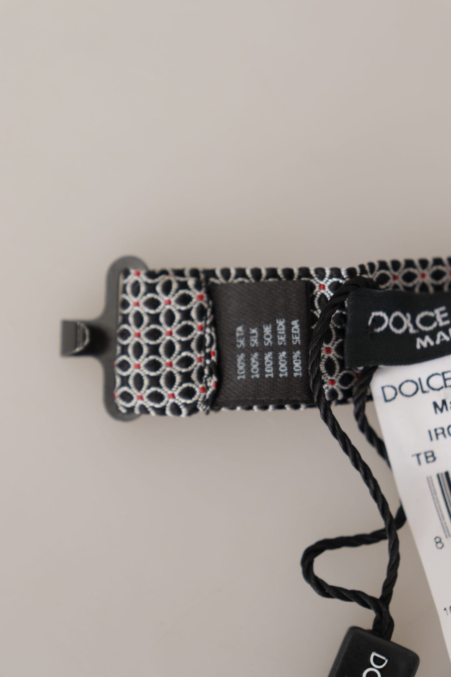 ربطة عنق بابيلون من الحرير بنقشة زهور باللونين الأبيض والأسود