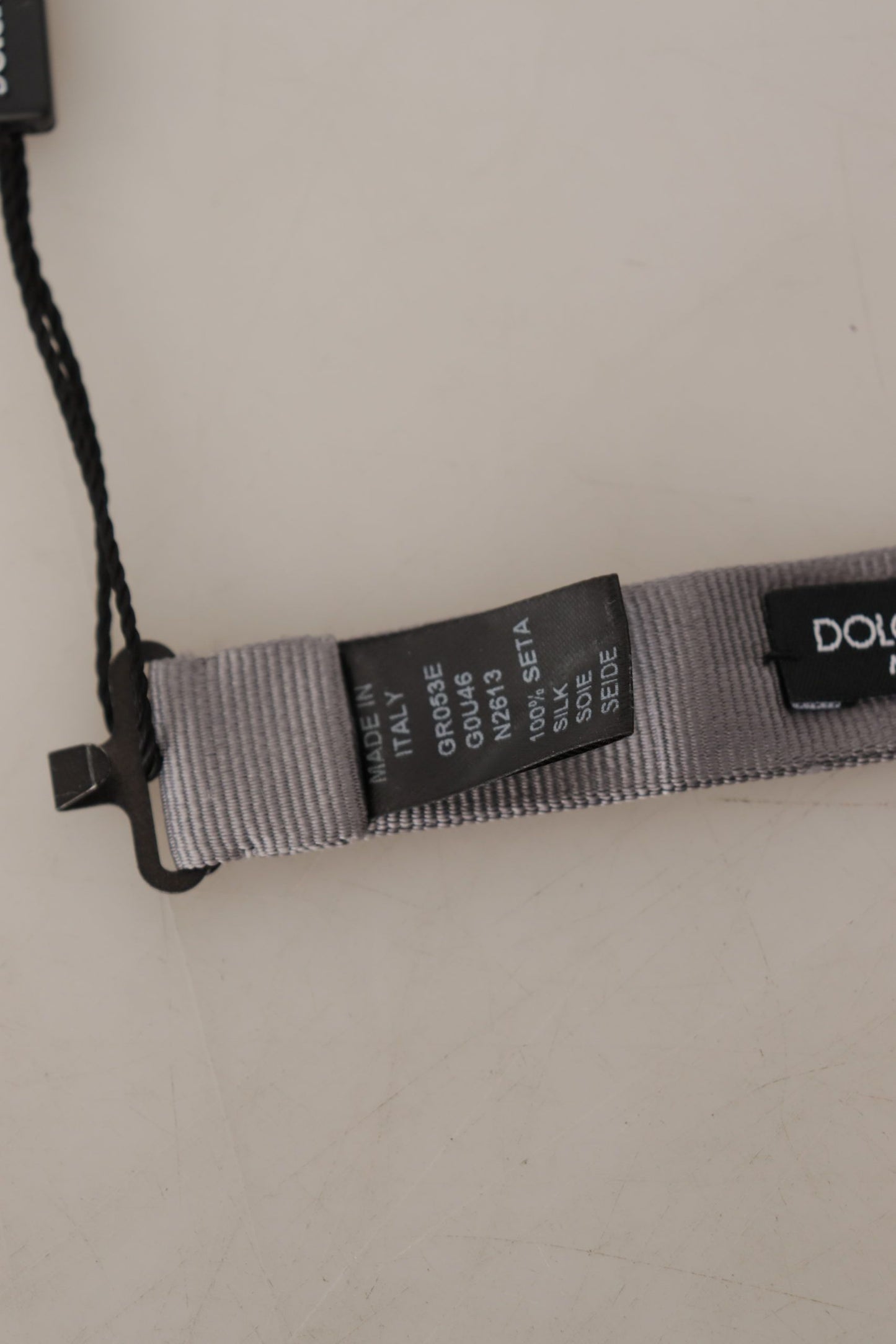 ربطة عنق بابيلون قابلة للتعديل مصنوعة من الحرير بنسبة 100% باللون الرمادي