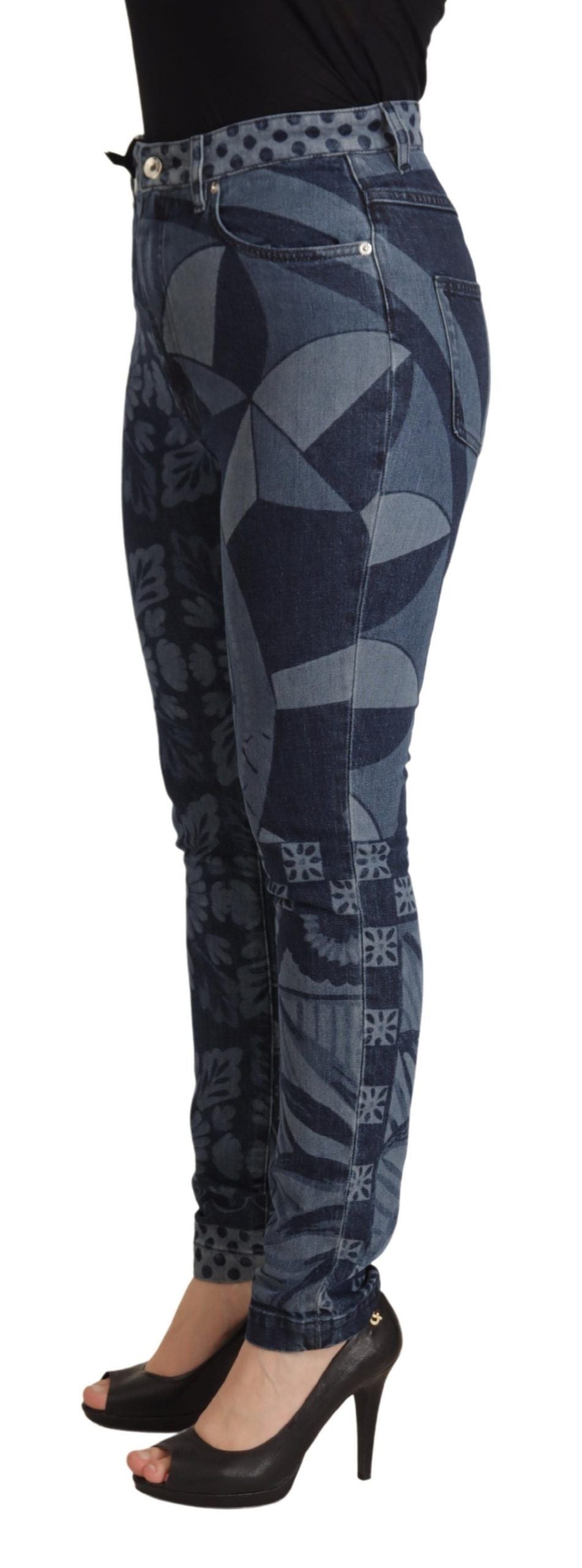 بنطال جينز أزرق ضيق بخصر مرتفع ومزين بنقشة زهور