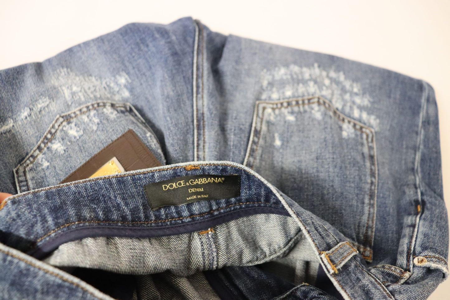 بنطلون أزرق فضفاض بخصر مرتفع