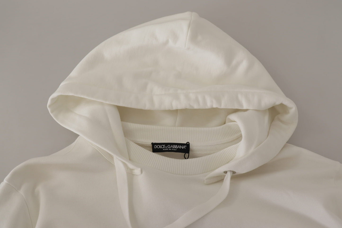 سترة هودي بيضاء مطرزة