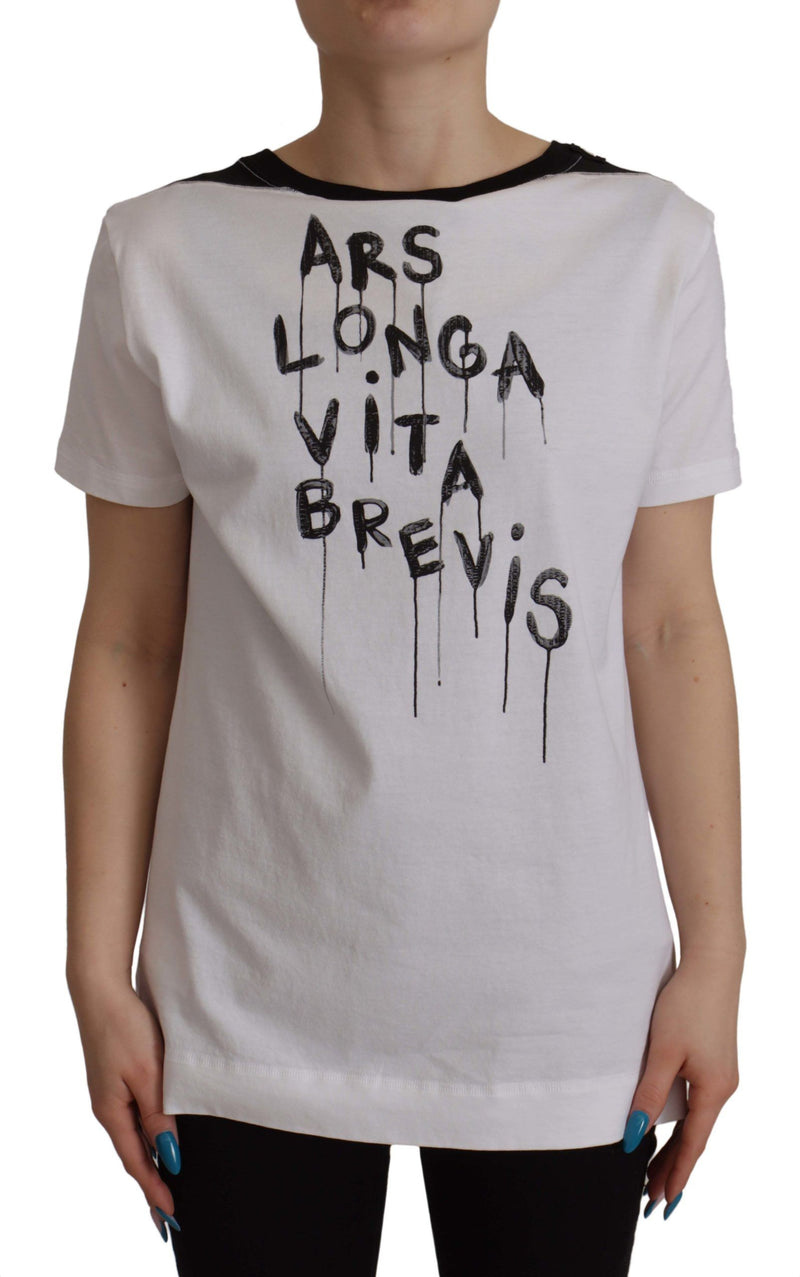 تي شيرت قطني أبيض برقبة دائرية وطبعة شعار