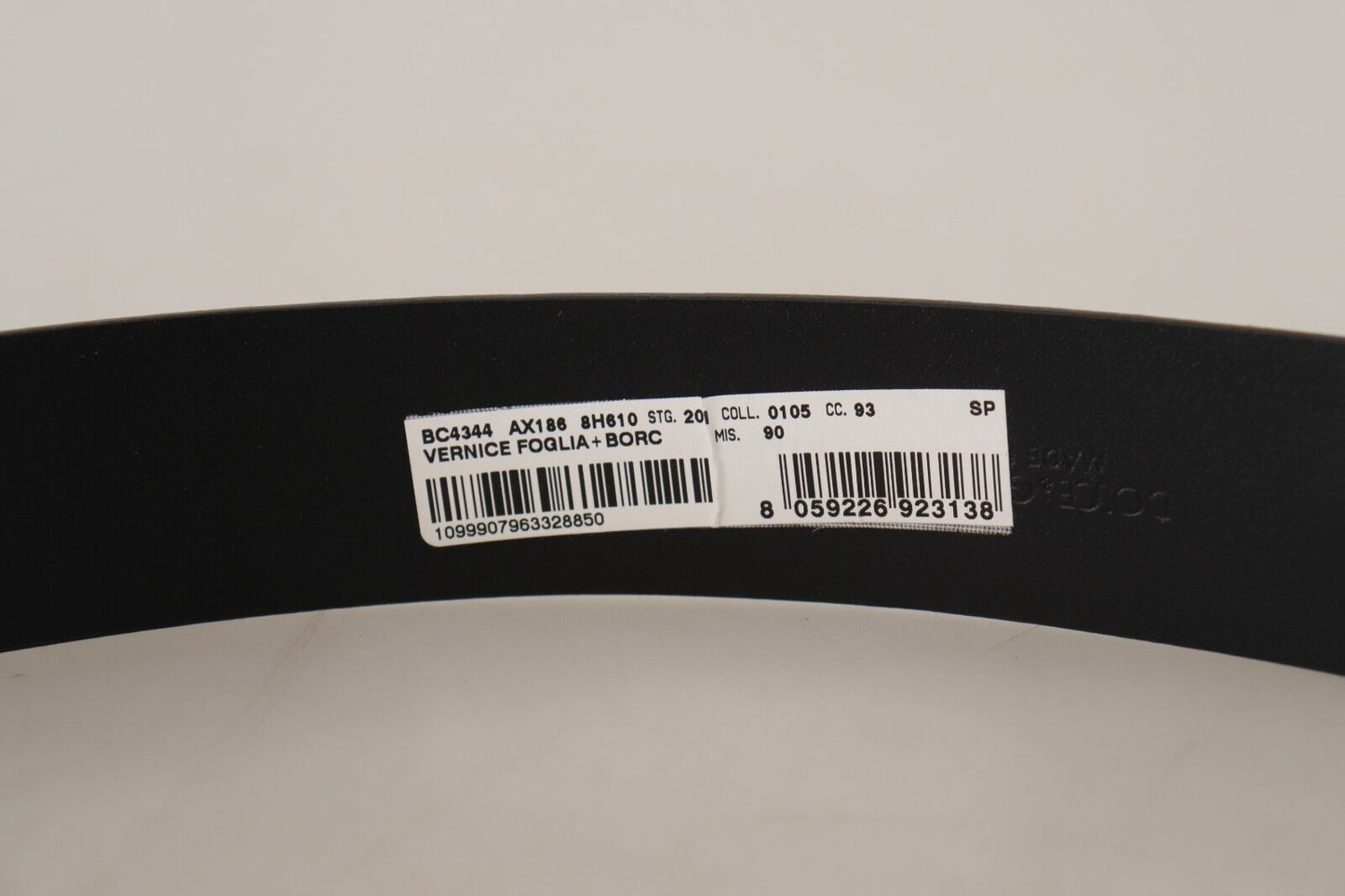 حزام من الجلد الأزرق اللامع مع مشبك شعار فضي