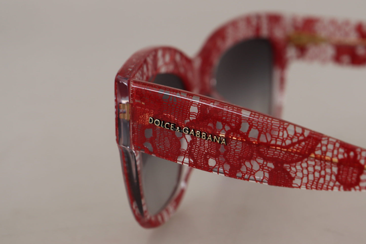 نظارة شمسية مستطيلة من الأسيتات الدانتيل الأحمر DG4231F