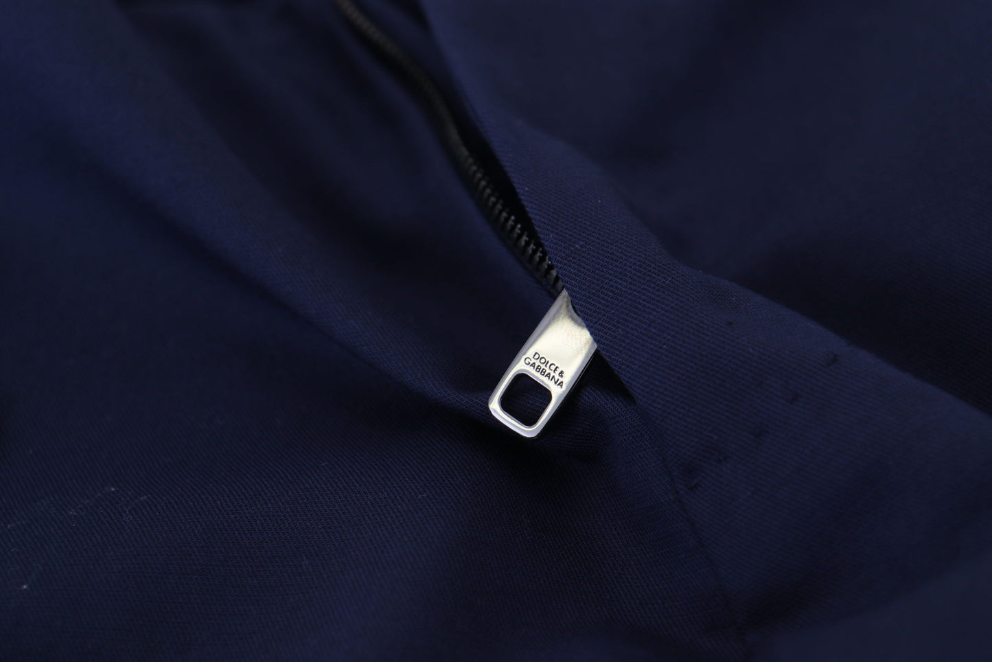 بنطلون تشينو ضيق من القطن والكتان باللون الأزرق