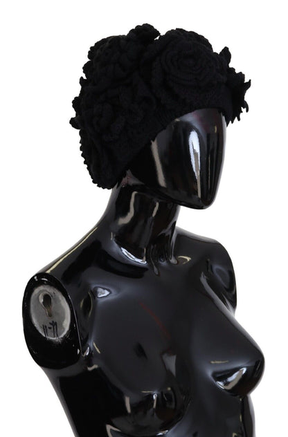 قبعة شتوية محبوكة من الصوف الأسود