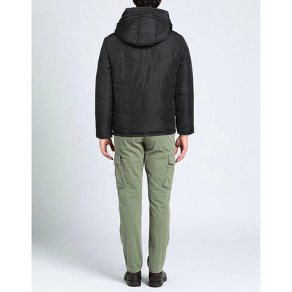 سترة سوداء أنيقة بغطاء رأس قابل للإزالة