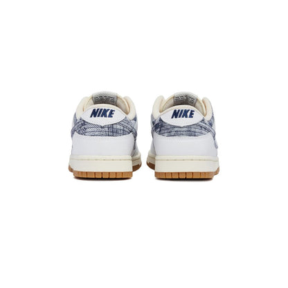 حذاء رياضي من الجلد باللون الأزرق