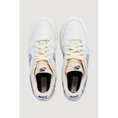 حذاء رياضي من الجلد باللون الأزرق