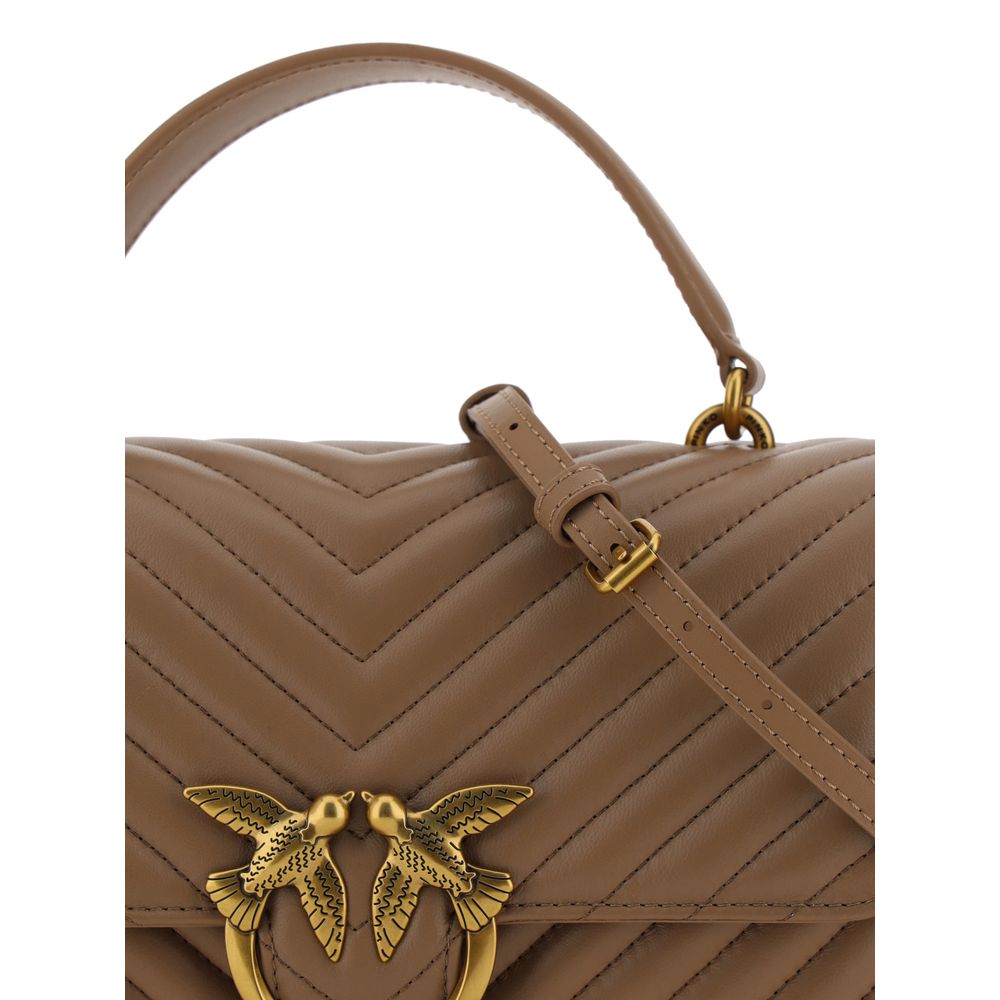 حقيبة يد سيدة الحب