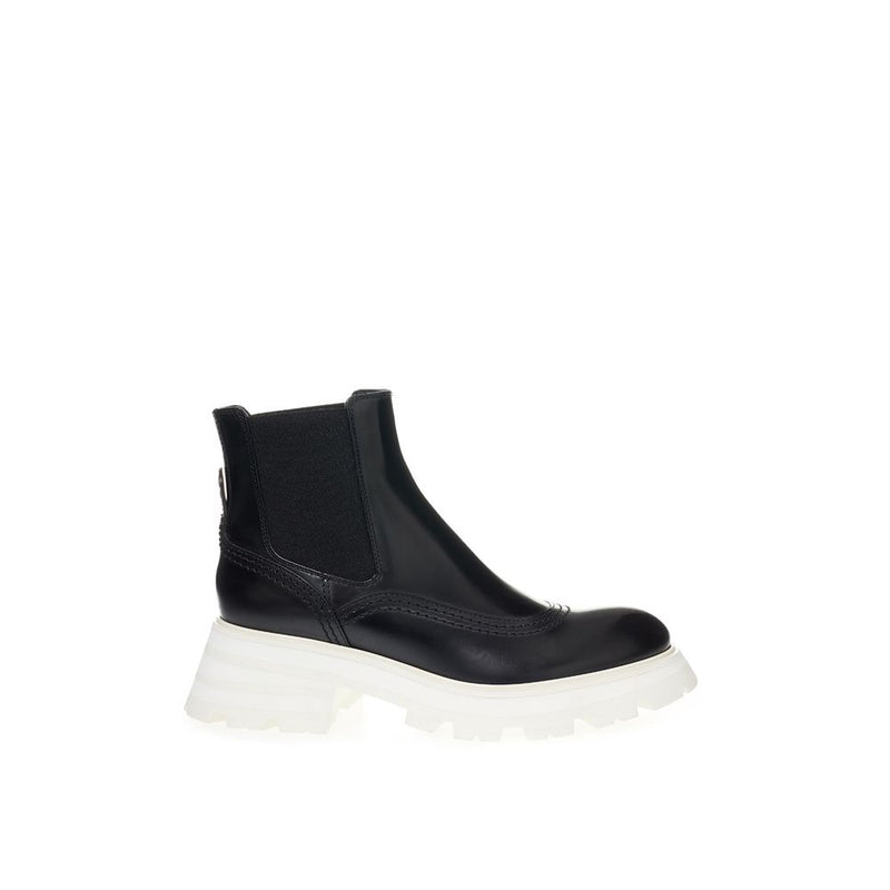 Elegant Leather Boots in Timeless Black-Alexander McQueen-LabelTerrace.com